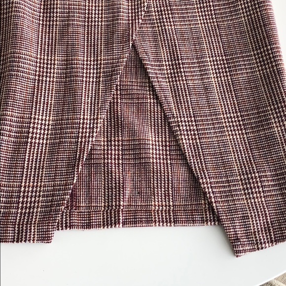 Midi Skirt with belt and slit - Picture 4 of 7